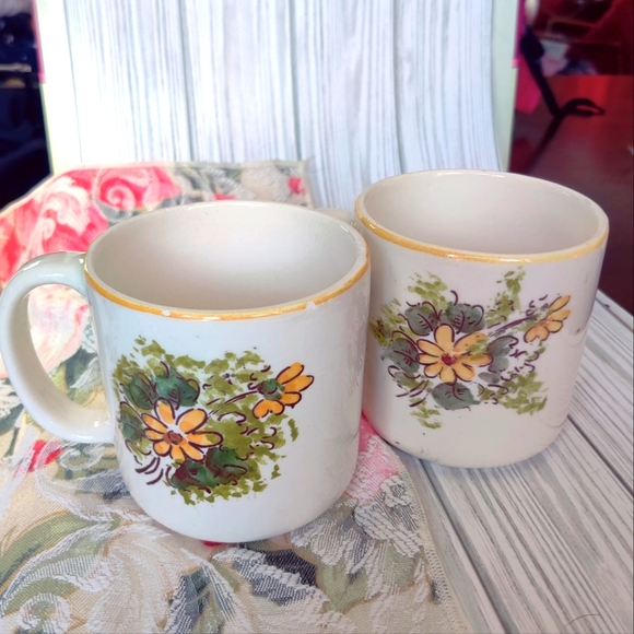 Vintage Hand Painted In Brazil, Pair of Floral Ceramic Mugs, Brazilian Artists - Picture 14 of 15